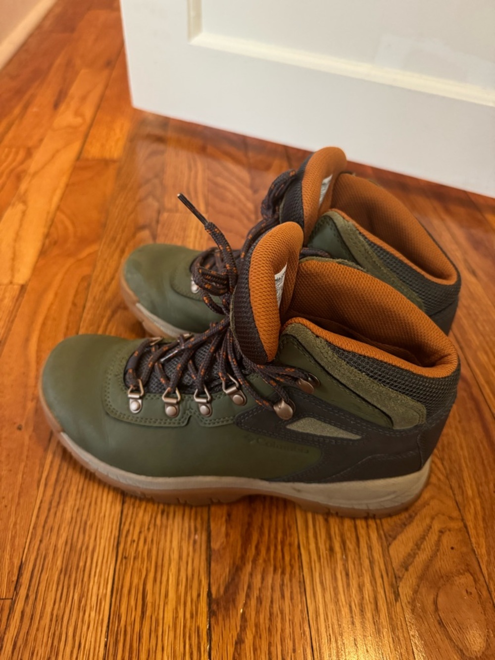Columbia Olive Green Lace-Up Hiking Boots with Orange Lining